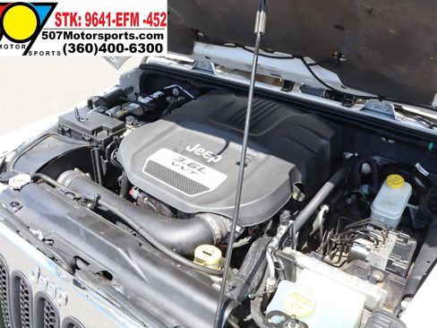Used 2013 Jeep Wrangler Unlimited Sahara w/ Mopar Chrome Edition Group AWD/4WD image 21