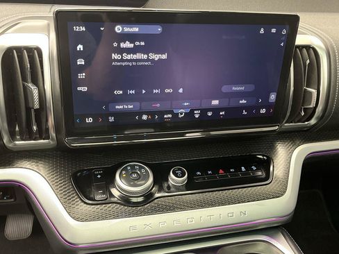 Certified 2025 Ford Expedition Max Platinum w/ Stealth Appearance Package AWD/4WD image 23