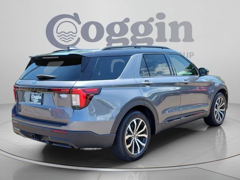 Used 2025 Ford Explorer ST-Line w/ Premium Package RWD image 5