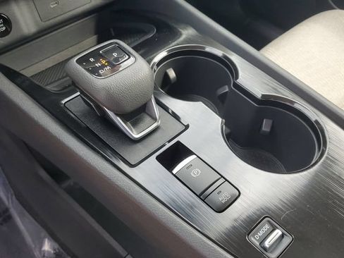 Used 2025 Nissan Rogue SV FWD image 30