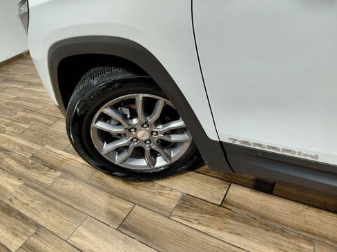 Certified 2024 GMC Terrain SLT image 14