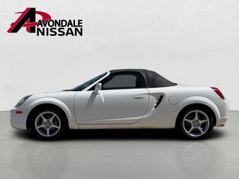 Used 2004 Toyota MR2 RWD image 3