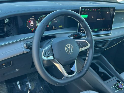 New 2026 Volkswagen Tiguan SE AWD/4WD image 10