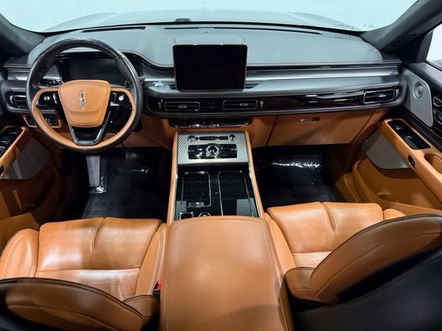 Used 2023 Lincoln Aviator Black Label AWD/4WD image 38