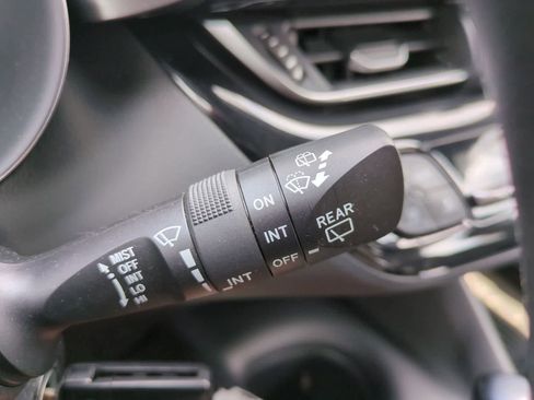 Used 2019 Toyota C-HR LE FWD image 24