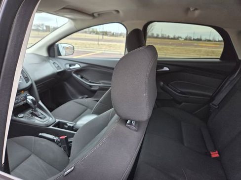 Used 2015 Ford Focus SE w/ SE Cold Weather Package image 42