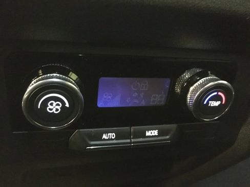 Used 2025 Buick Enclave Preferred image 18