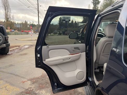 Used 2009 GMC Yukon SLT image 25