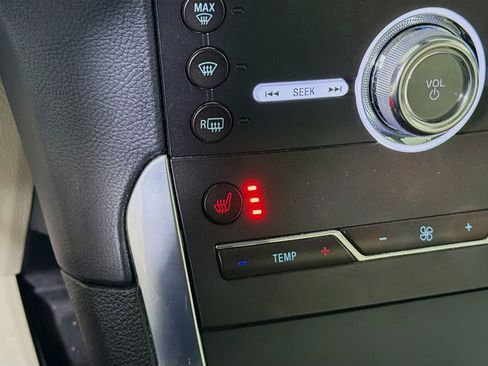 Used 2020 Ford Edge Titanium image 23