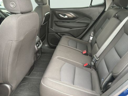 Used 2023 GMC Terrain SLE w/ Driver Convenience Package FWD image 24
