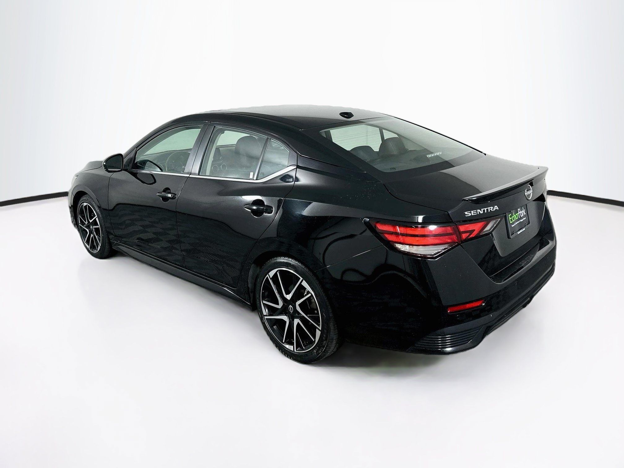 Used 2024 Nissan Sentra SR w/ SR Premium Package FWD image 5