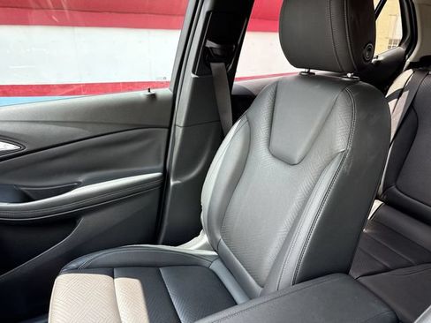 Used 2022 Buick Encore GX Essence w/ Experience Buick Package FWD image 24
