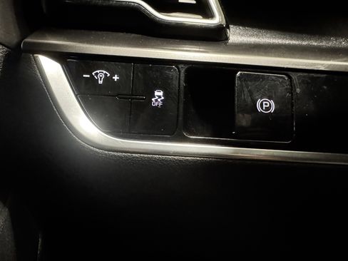 Used 2024 Kia Sportage EX image 13