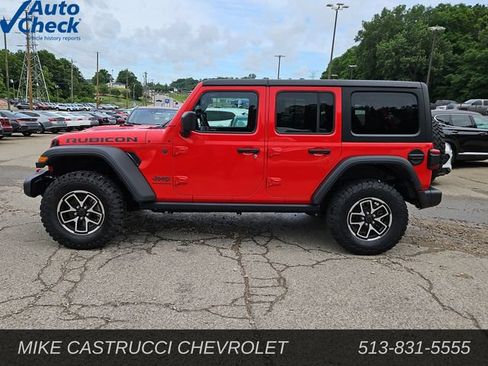 Used 2024 Jeep Wrangler Unlimited Rubicon AWD/4WD image 2