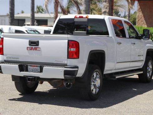 Used 2015 GMC Sierra 2500 Denali w/ Duramax Plus Package AWD/4WD image 10
