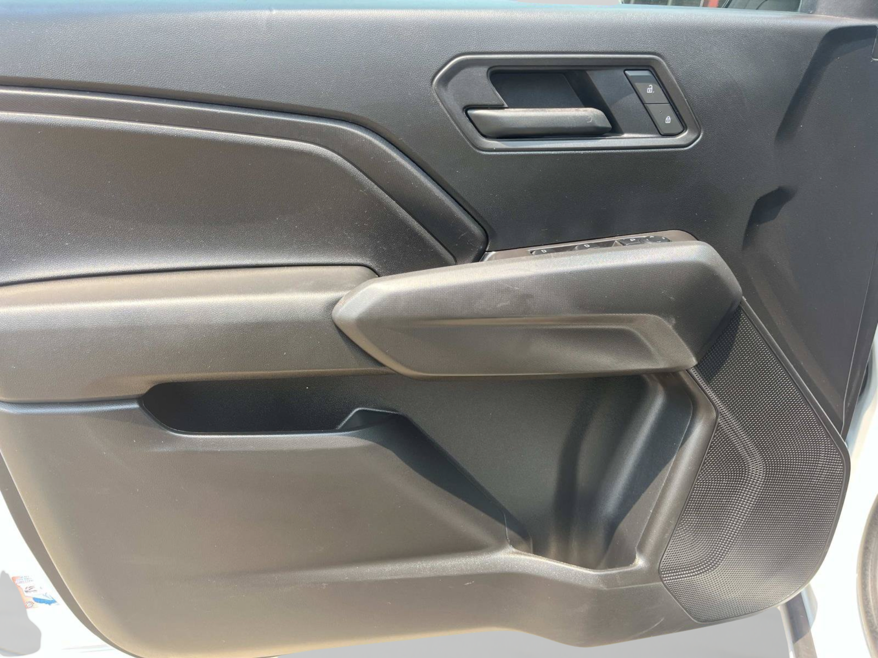 Used 2025 Chevrolet Colorado W/T RWD image 24