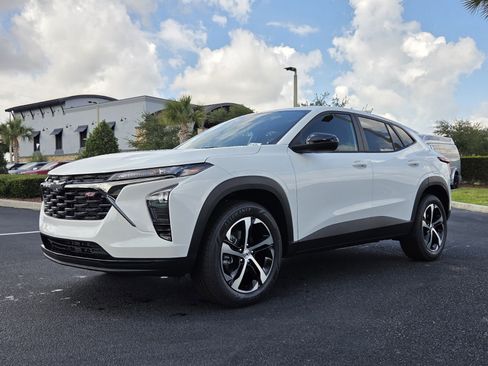 New 2026 Chevrolet Trax RS w/ Sunroof Package FWD image 2