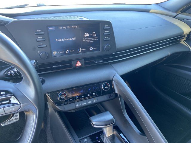 Used 2025 Hyundai Elantra Sport FWD image 38