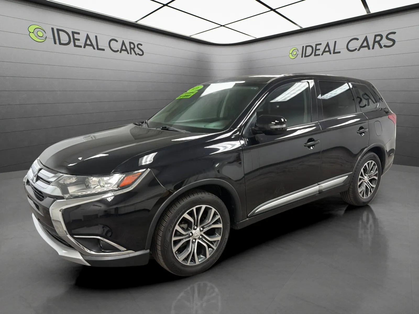 Used 2016 Mitsubishi Outlander SE FWD image 1