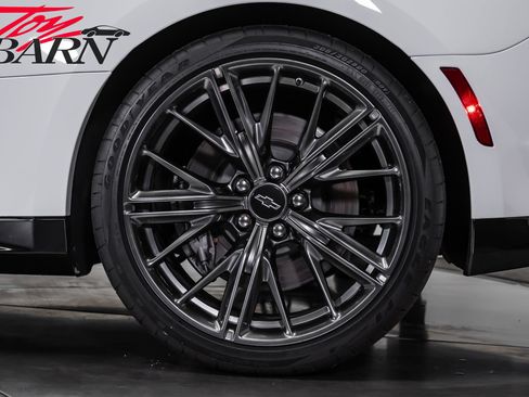 Used 2020 Chevrolet Camaro ZL1 RWD image 20