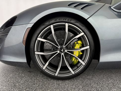 Used 2023 McLaren Artura image 28