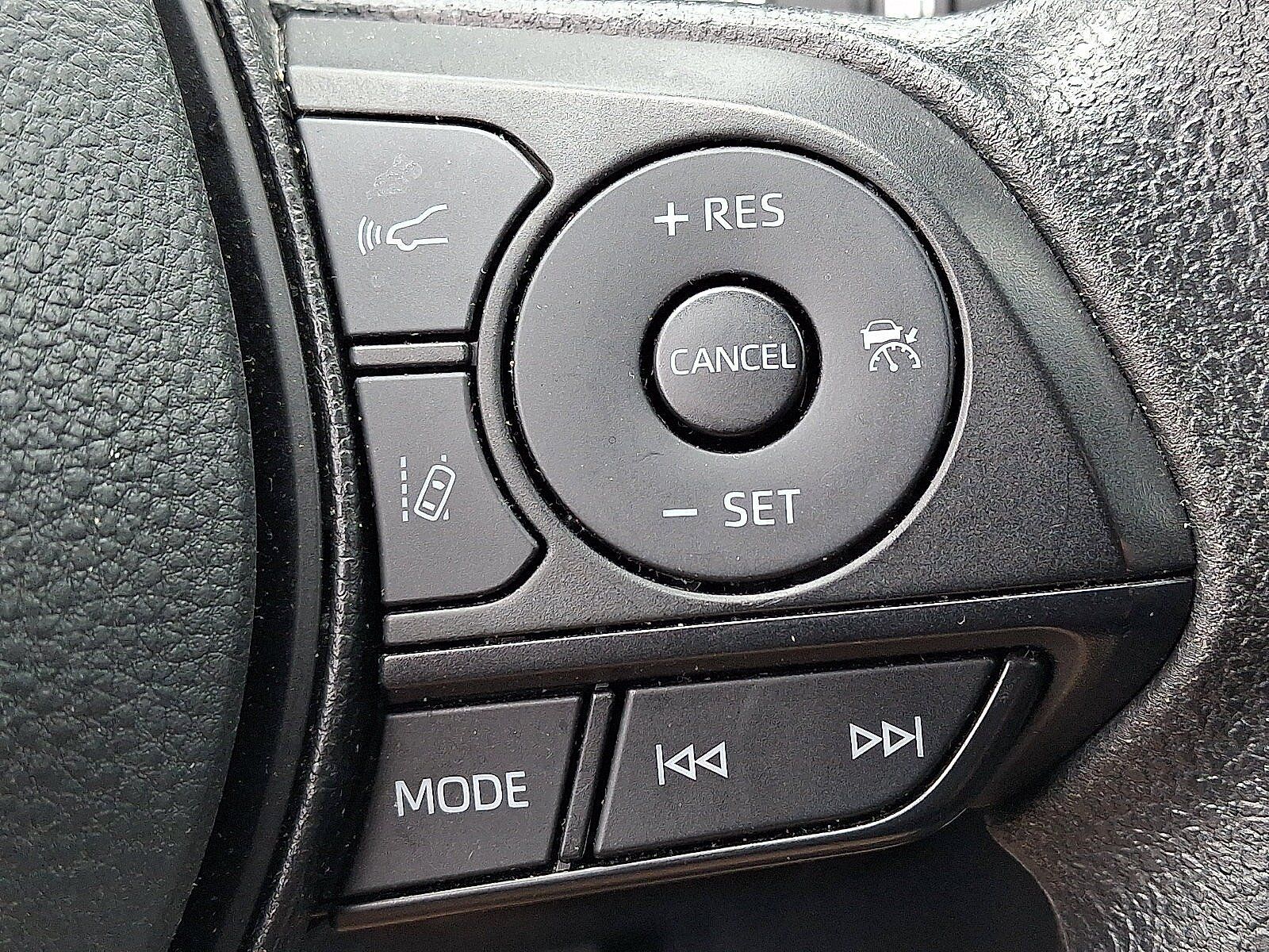 Used 2025 Toyota RAV4 XLE AWD/4WD image 22