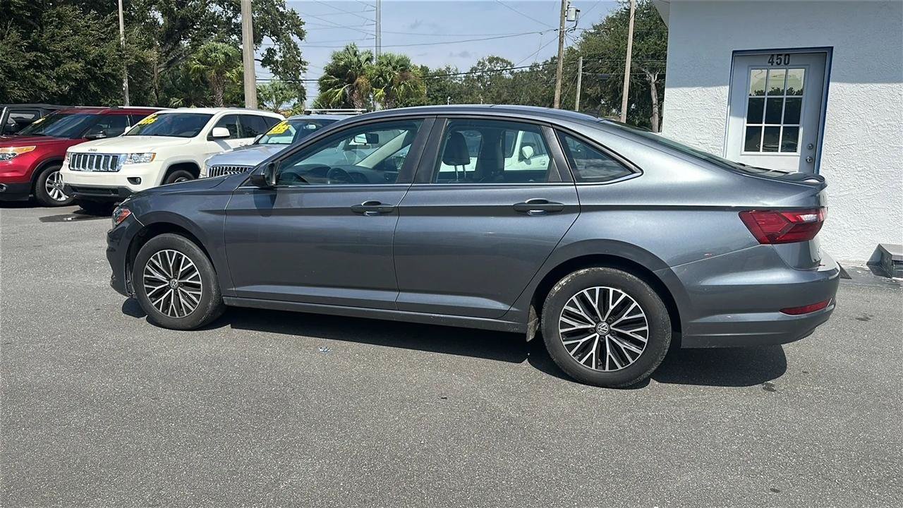 Used 2021 Volkswagen Jetta SE w/ SE Cold Weather Package FWD image 12