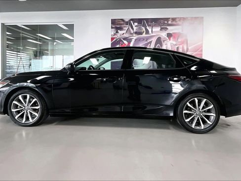 Used 2024 Acura Integra image 3