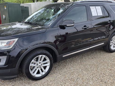 Used 2016 Ford Explorer XLT FWD image 8