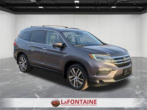 Used 2017 Honda Pilot Touring image 7