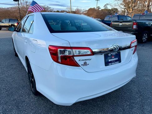 Used 2014 Toyota Camry XLE image 3