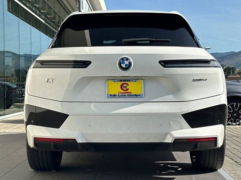Used 2024 BMW iX xDrive50 w/ Premium Package AWD/4WD image 4