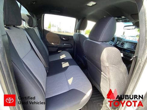 Certified 2022 Toyota Tacoma TRD Off-Road AWD/4WD image 19