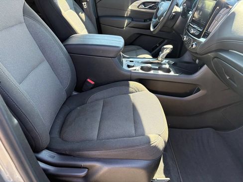 Used 2023 Chevrolet Traverse LT FWD image 30