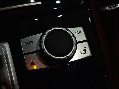 Used 2016 Mercedes-Benz SL 550 image 19