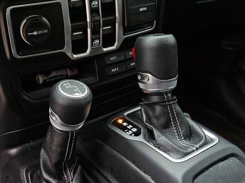 Used 2018 Jeep Wrangler Unlimited Sahara w/ LED Lighting Group image 17