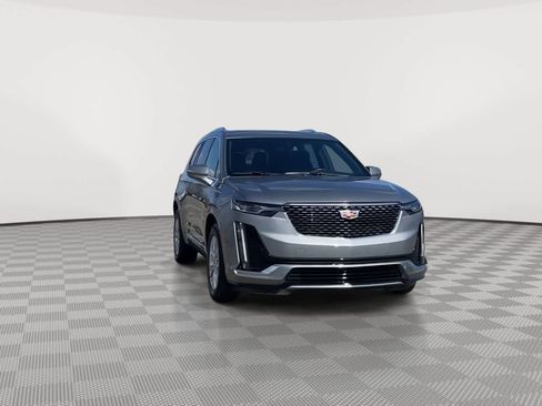 Used 2024 Cadillac XT6 Luxury w/ LPO, Floor Liner Package FWD image 3