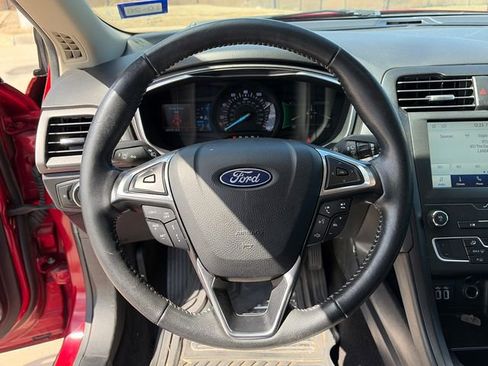 Used 2020 Ford Fusion SE w/ Equipment Group 151A image 21