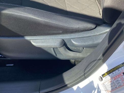 Used 2019 Nissan Kicks S image 13