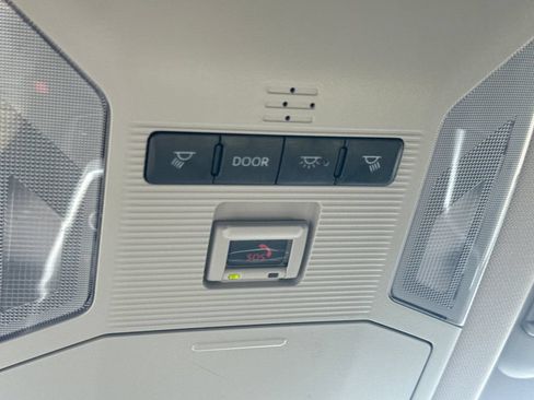 Used 2025 Toyota RAV4 XLE AWD/4WD image 29