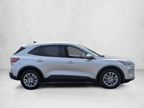 Used 2020 Ford Escape SE FWD image 4