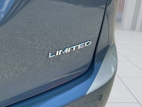Used 2023 Chrysler Pacifica Limited FWD image 21