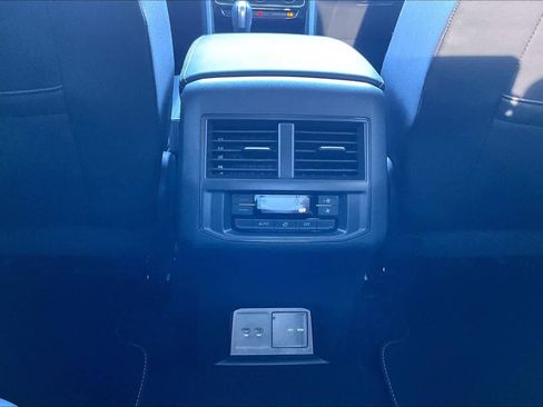 Used 2023 Volkswagen Atlas SEL image 33