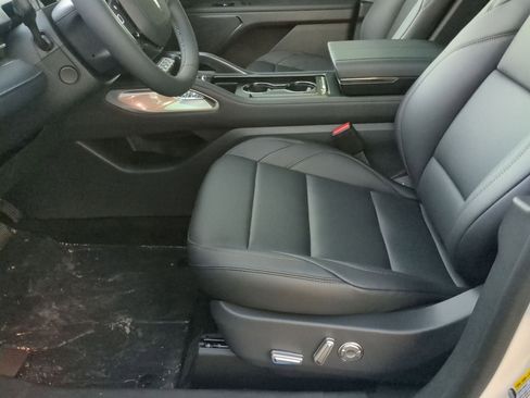 New 2026 Lincoln Nautilus Premier AWD/4WD image 11