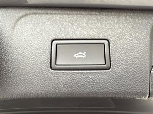 New 2026 Volkswagen Atlas SEL image 11