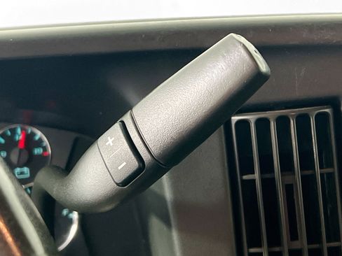 Used 2017 Chevrolet Express 3500 Extended image 14