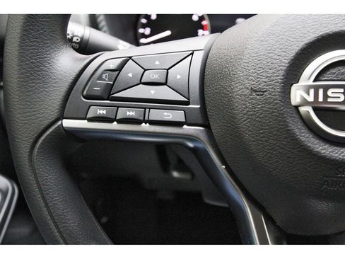Used 2025 Nissan Sentra SV FWD image 17