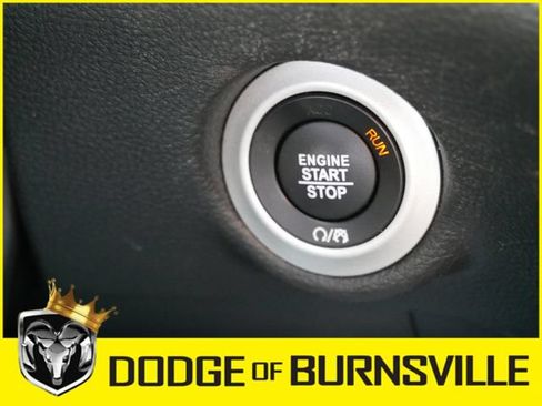 Used 2025 Chrysler Pacifica Limited FWD image 33