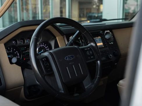 Used 2011 Ford F350 Lariat image 28