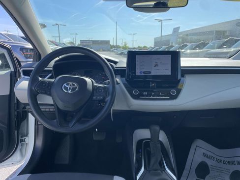 Used 2023 Toyota Corolla LE FWD image 11
